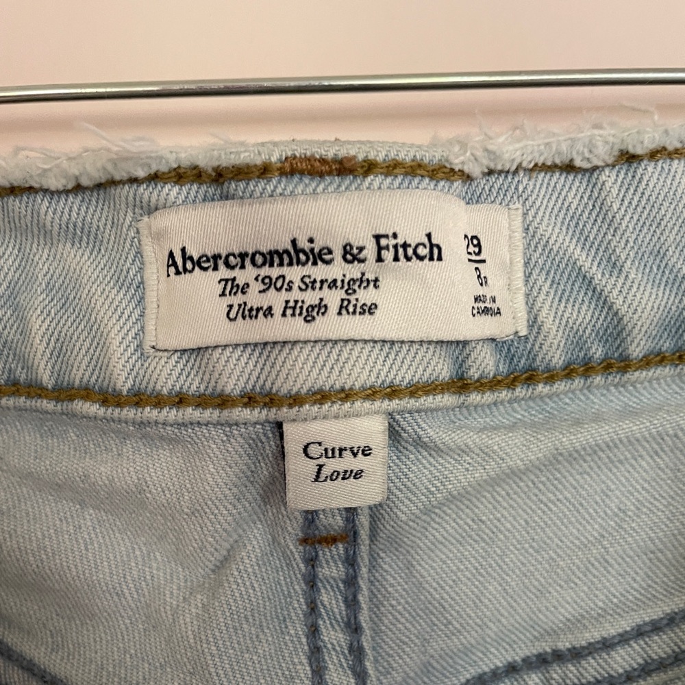 Abercrombie & Fitch - The 90s Straight Ultra High Rise - CURVE LOVE - 8/29